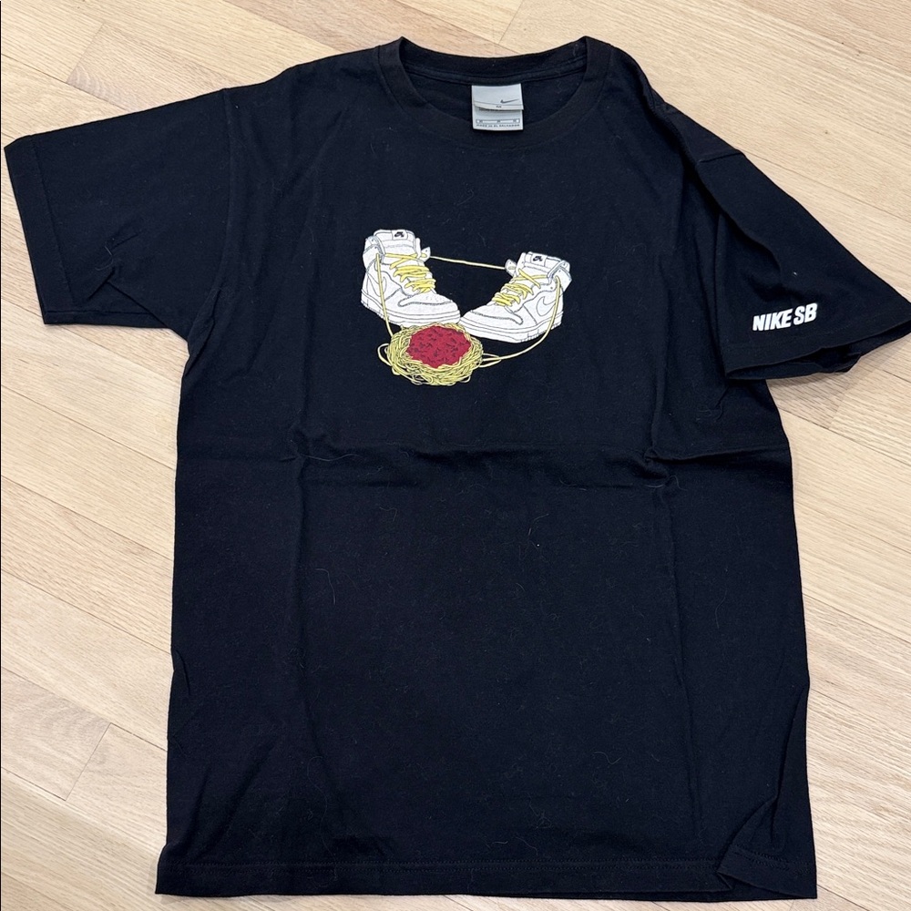 Nike sb tee medium
